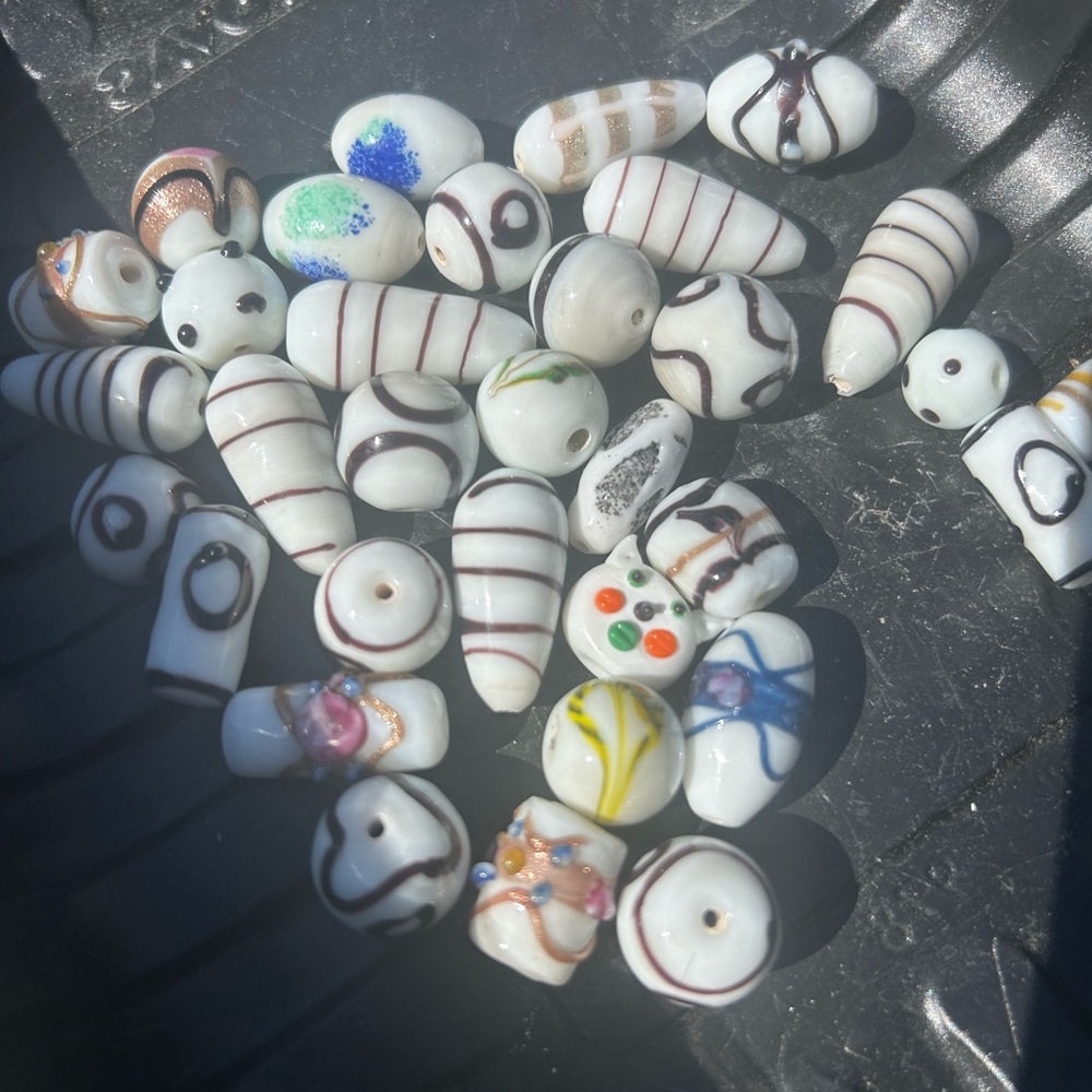 White Glass Lamp work Beads - Picture 4 of 5